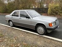 Gebraucht Mercedes 190 118 PS (86 kW) 1989 Silber Limousine
