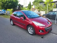 Gebraucht Peugeot 207 Tendance 95 PS (69 kW) 2010 Rot Limousine