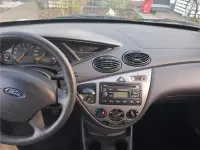 Używany Ford Focus 75 KM (55 kW) 2003 Srebrny Hatchback