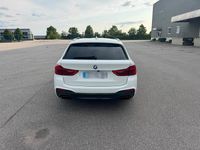 Gebraucht BMW 550 400 PS (294 kW) 2019 Weiß Kombi