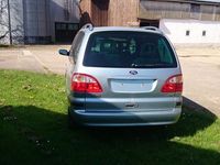 Gebraucht Ford Galaxy Ghia 156 PS (114 kW) 2005 Silber metallic Van / Kleinbus