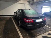 Gebraucht Mercedes E220 170 PS (125 kW) 2011 Schwarz Limousine