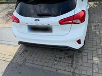 Gebraucht Ford Focus ST-Line 125 PS (91 kW) 2019 Weiß Limousine