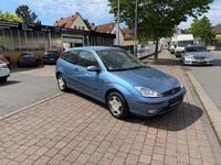 Second-hand Ford Focus Trend 101 CP (74 kW) 2003 Albastru Hatchback