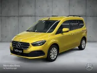 Gebraucht Mercedes T180 Progressive 116 PS (85 kW) 2024 Gelb Van / Kleinbus