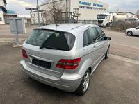 Gebraucht Mercedes B200 140 PS (102 kW) 2005 Silber Van / Kleinbus