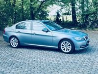 Gebraucht BMW 325 204 PS (150 kW) 2010 Grau Limousine