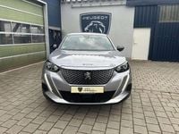 Gebraucht Peugeot e-2008 Active 100 kW (136 PS) 2023 Artense silber metallic SUV