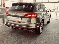 Gebraucht VW Touareg Elegance 231 PS (169 kW) 2019 Grau SUV