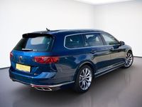 Gebraucht VW Passat R-line 200 PS (147 kW) 2022 Aquamarinblau Kombi