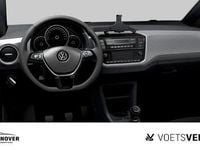 Second-hand VW up! Active 65 CP (47 kW) 2022 Alb Hatchback