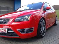 Gebraucht Ford Focus ST 226 PS (166 kW) 2008 Coloradorot Kleinwagen