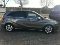 Gebraucht Mercedes B180 Urban 122 PS (89 kW) 2015 Grau Van / Kleinbus