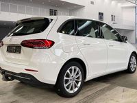 Gebraucht Mercedes E250 218 PS (160 kW) 2022 Weiß Limousine