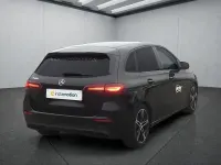 Gebraucht Mercedes B180 136 PS (100 kW) 2025 Schwarz Kleinwagen
