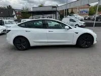 Käytetty Tesla Model 3 Standard Range Plus 239 kW (325 HP) 2021 Valkoinen Sedan