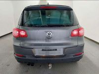 Gebraucht VW Tiguan Team 140 PS (102 kW) 2010 Grau SUV