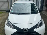 Gebraucht Toyota Aygo 69 PS (50 kW) 2017 Weiß Kleinwagen
