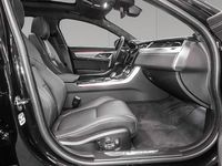 Gebraucht Jaguar XF R-Dynamic 206 PS (151 kW) 2024 Santorini black