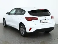 Neu Ford Focus Titanium 125 PS (91 kW) 2026 Weiß Limousine