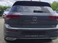 Używany VW Golf VIII Active 131 KM (96 kW) 2023 Szary Sedan/Limuzyna