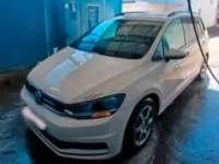 Gebraucht VW Touran Trendline 110 PS (80 kW) 2017 Beige Van / Kleinbus