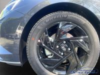Neu Hyundai i20 Blackline 90 PS (66 kW) 2026 Grau Kleinwagen
