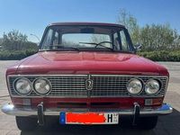 Second-hand Lada 2103 75 CP (55 kW) 1976 Roșu Berlinǎ