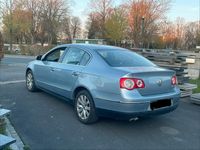 Second-hand VW Passat 2006 Gri Berlinǎ