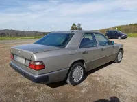 Gebraucht Mercedes E260 160 PS (117 kW) 1989 Gold Limousine