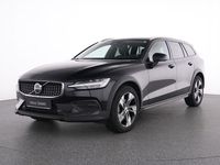 Gebraucht Volvo V60 CC Plus 197 PS (144 kW) 2023 Schwarz onyx black / metallic Kombi