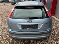 Gebraucht Ford Focus Ghia 116 PS (85 kW) 2005 Blau Limousine