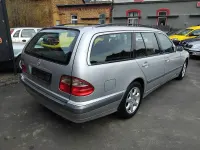 Gebraucht Mercedes E220 143 PS (105 kW) 2001 Silber Kombi