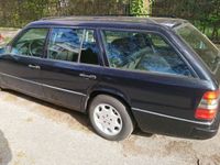 gebraucht Mercedes E220 W124 S124 Kombismaragdschwarz 189 EZ 1996