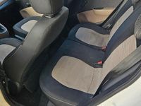 Gebraucht Hyundai i10 67 PS (49 kW) 2015 Beige Kleinwagen