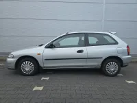 Gebraucht Mazda 323 88 PS (64 kW) 2000 Silber Kleinwagen