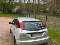 Gebraucht Ford Focus 75 PS (55 kW) 2000 Silber Limousine