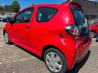 Gebraucht Toyota Aygo 68 PS (50 kW) 2010 Rot Kleinwagen