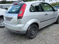 Używany Ford Fiesta 60 KM (44 kW) 2003 Srebrny Hatchback