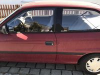Gebraucht Opel Astra 75 PS (55 kW) 1993 Rot Kleinwagen