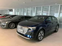 Używany Audi Q4 e-tron 125 kW (170 KM) 2022 Niebieski SUV