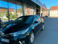 Używany Toyota Corolla 99 KM (72 kW) 2014 Niebieski Sedan/Limuzyna