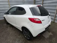 Gebraucht Mazda 2 Inclusive 86 PS (63 kW) 2009 Weiß Kleinwagen