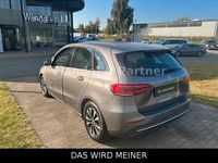 Gebraucht Mercedes B180 116 PS (85 kW) 2022 Grau Van / Kleinbus
