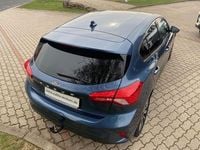 Gebraucht Ford Focus Cool & Connect 150 PS (110 kW) 2018 Blue metallic (metallic) Limousine