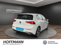 Gebraucht VW Golf VIII Style 150 PS (110 kW) 2022 Weiß Limousine