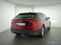 Gebraucht Audi Q8 Ambiente 286 PS (210 kW) 2023 Matadorrot metallic SUV