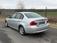 Gebraucht BMW 318 129 PS (94 kW) 2007 Silber Limousine