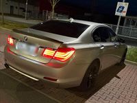 Gebraucht BMW 730 245 PS (180 kW) 2011 Gold Limousine