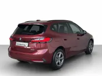 Gebraucht BMW 220 Active Tourer 170 PS (125 kW) 2025 Rot Van / Kleinbus